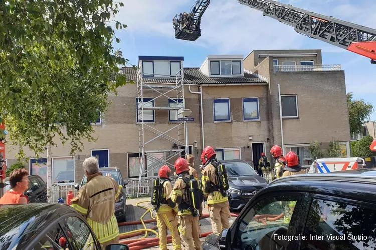 Dakbrand bij woning in Zaandijk