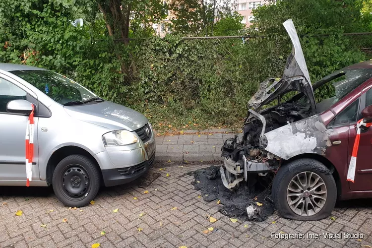 Wederom autobrand in Zaandam, politie onderzoekt vermoedelijke brandstichting