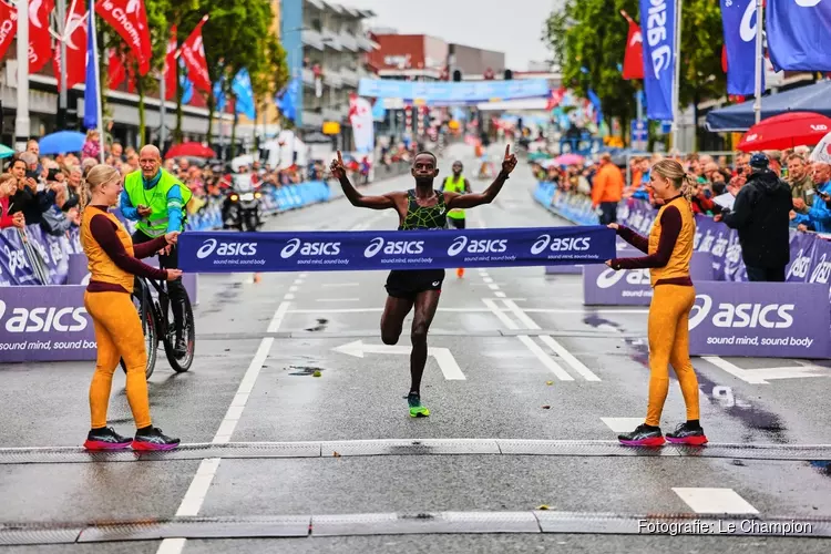 Twee beste wereldjaartijden tijdens Dam tot Damloop