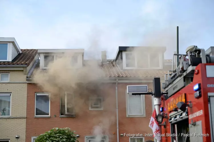 Veel rook bij woningbrand in Assendelft