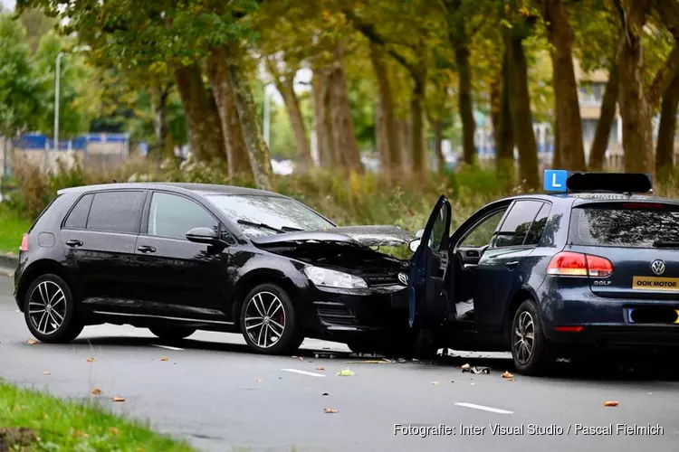 Meerdere gewonden bij frontale botsing in Zaandam