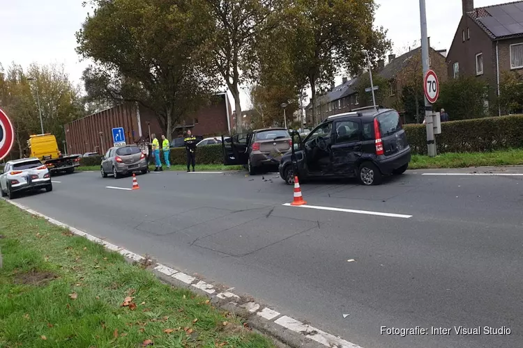 Vier auto&#39;s betrokken bij ongeluk in Zaandijk