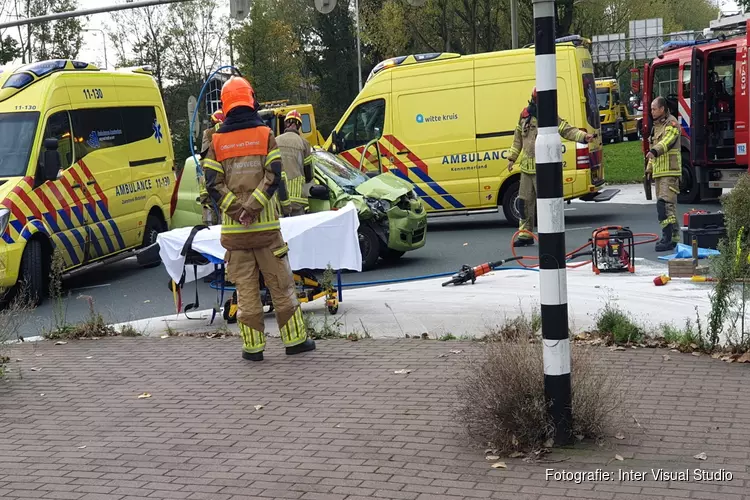 Beknelling bij ongeluk in Oostzaan