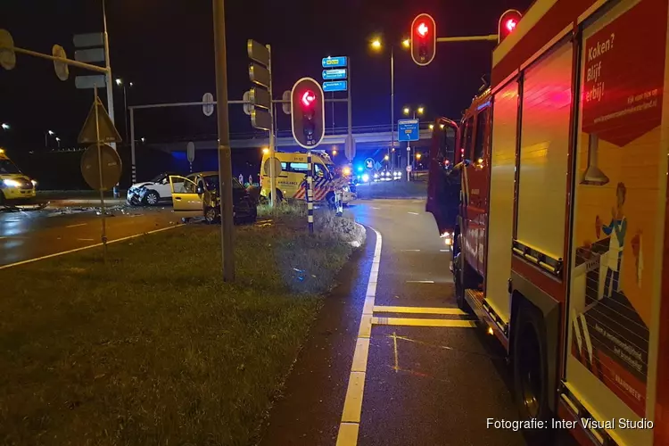 Botsing met veel schade in Wormerveer