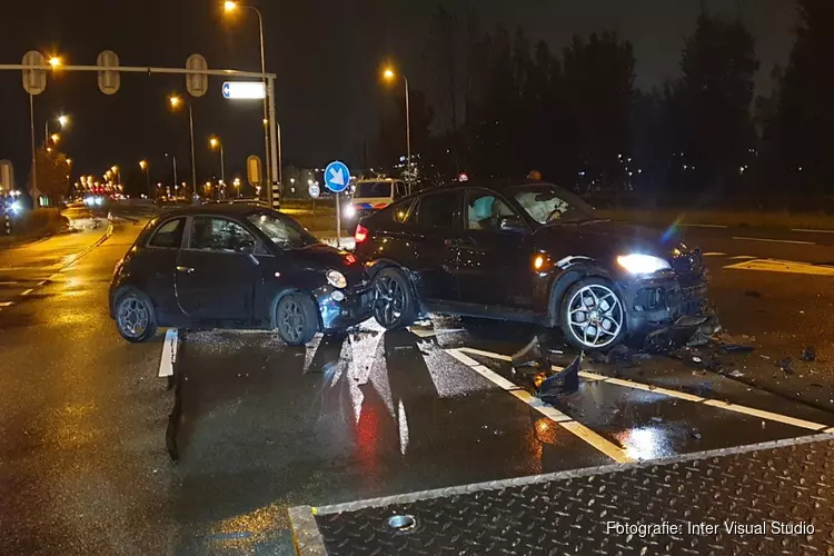 N203 bij Krommenie afgesloten na ongeluk met drie auto&#39;s