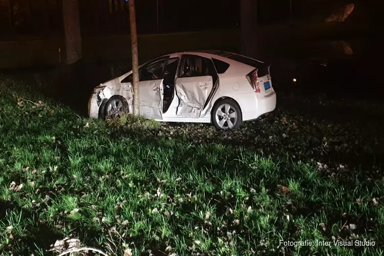 Veel schade en gewonde bij ongeval in Oostzaan