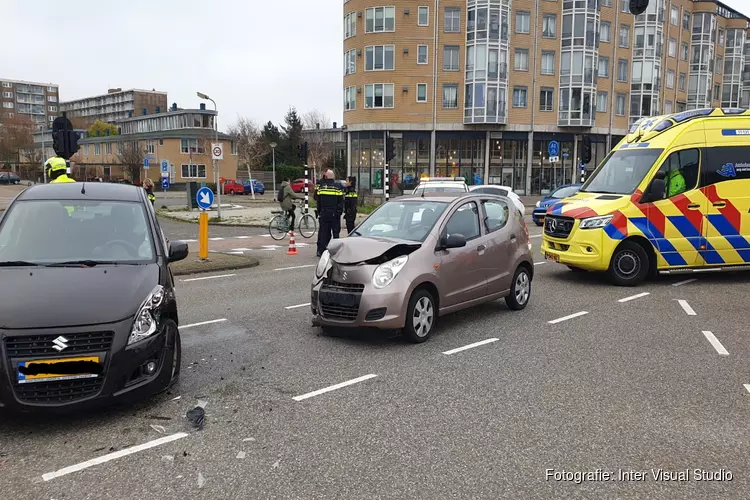 Veel schade door aanrijding op Provincialeweg Zaandam