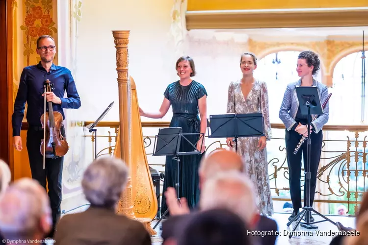 Vlaamse ensemble Revue Blanche op 17 december in de Vermaning in Zaandam