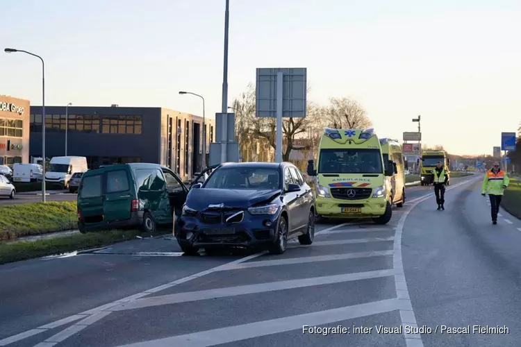 Twee gewonden bij ongeval op N246 bij Wormerveer