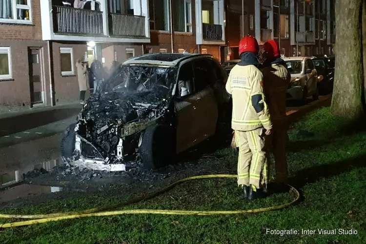 Wéér autobrand in Zaandam, dit keer in Oud-Zuid