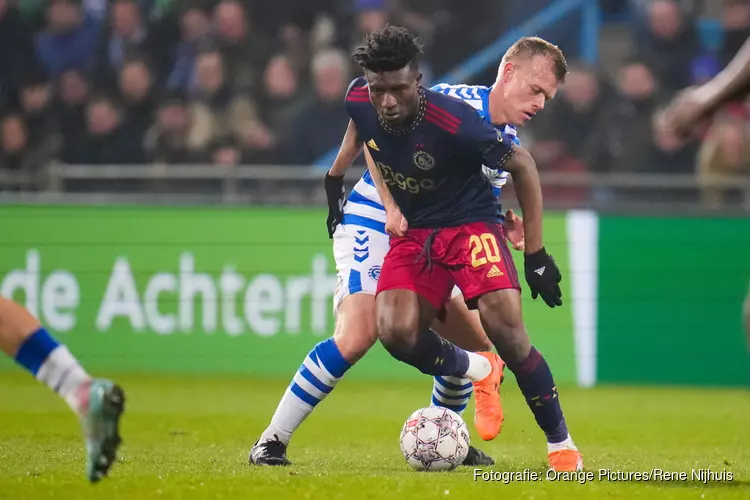 Ajax probleemloos naar halve finale na winst op De Graafschap