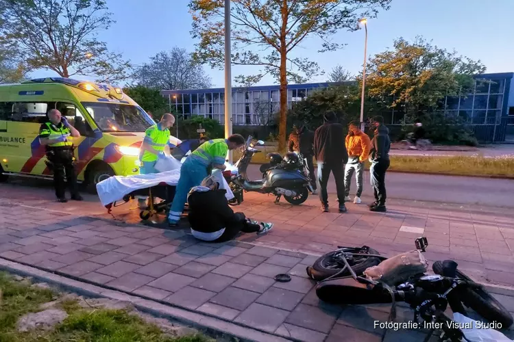 Scooter en fatbike botsen in Zaandam, twee gewonden