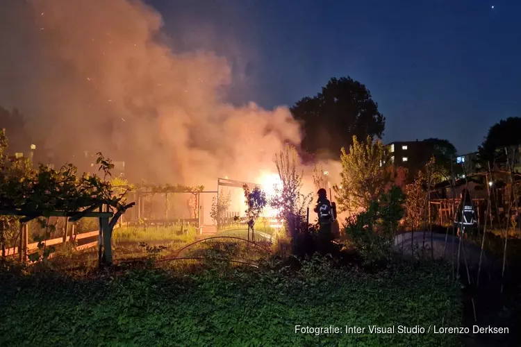 Flinke brand bij tuinvereniging in Poelenburg