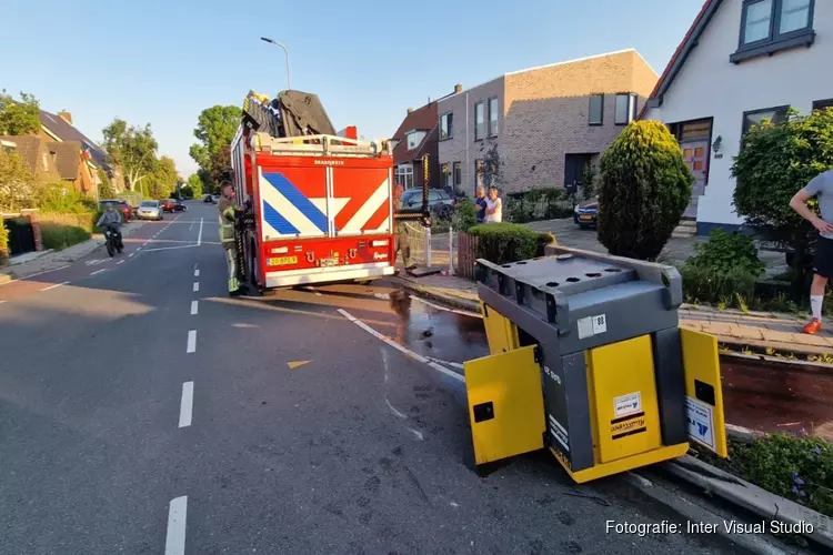 Aggregaat valt van aanhanger in Oostzaan