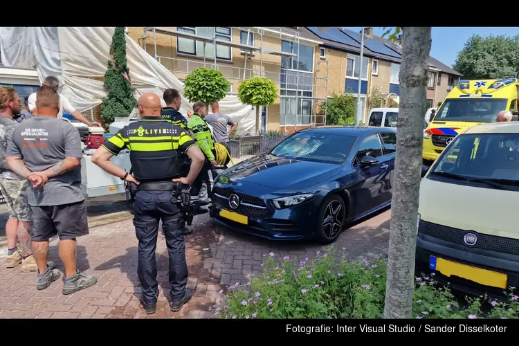 Man gewond na aanrijding in Krommenie