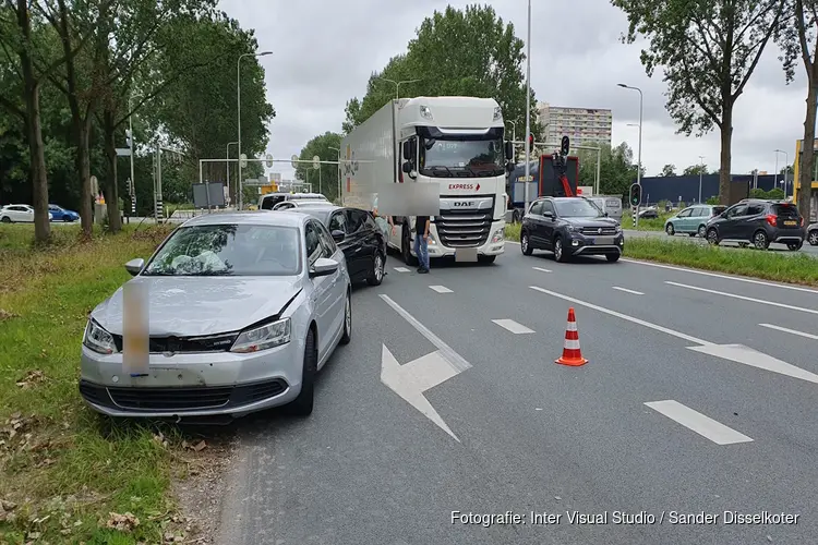 Twee ongelukken veroorzaken problemen voor spitsverkeer bij Oostzaan