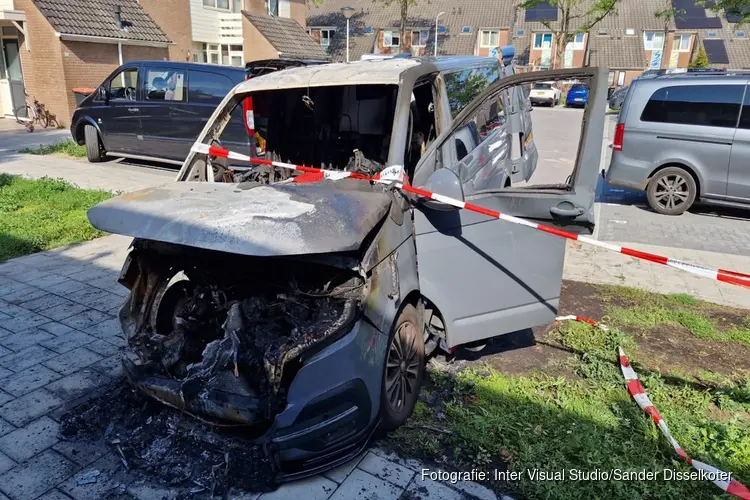 Derde auto in twee weken in brand in Zaandam