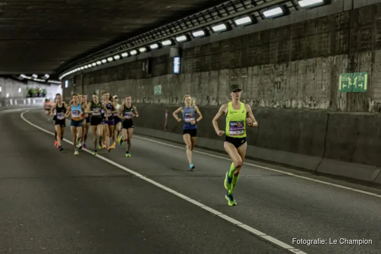 Olympiërs aan de start van Dam tot Damloop