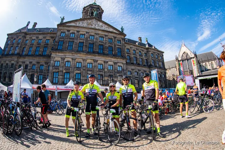 Fiets door de IJtunnel van Amsterdam tijdens Saxo Dam tot Dam FietsClassic