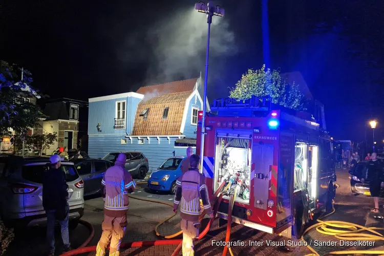 Veel schade bij woningbrand in Zaandam