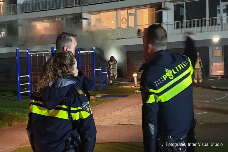 Brand in flat in Zaandam; rook uit kelderbox