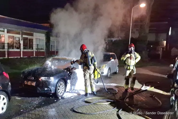Auto door brand verwoest op Zuidervaart in Zaandam