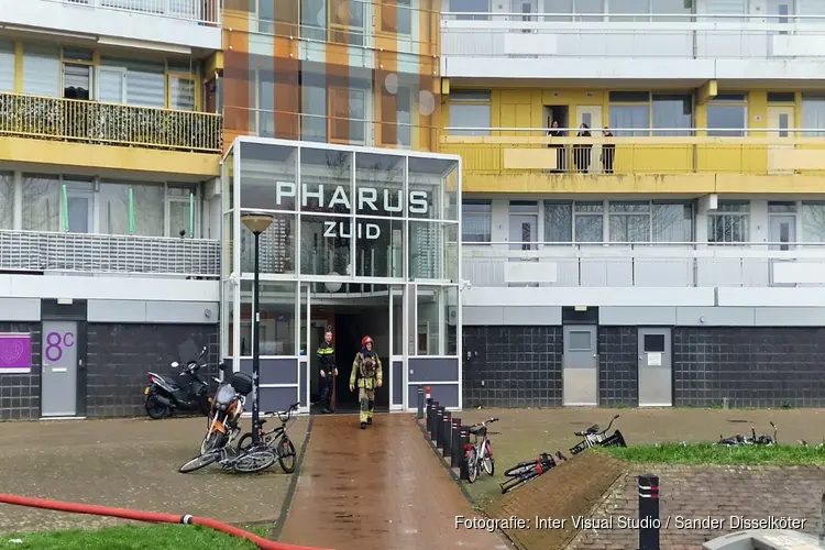 Brand in appartement aan Pharus in Zaandam