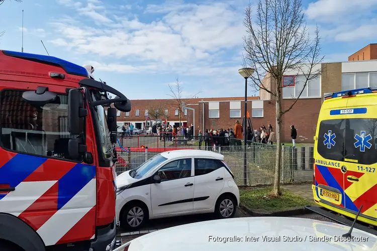 School in Zaandam ontruimd in verband met 'vreemde lucht'