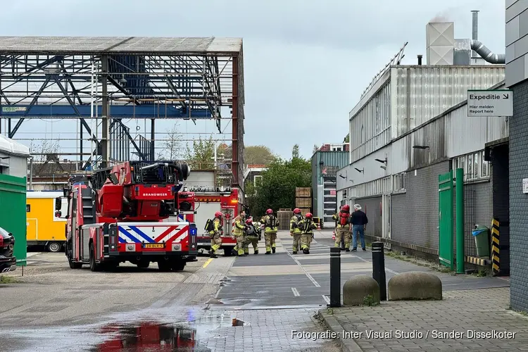 Gewonde bij brand in bedrijf in Zaandam