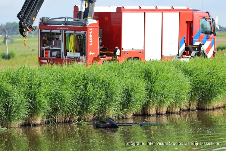 Auto te water langs Engewormer