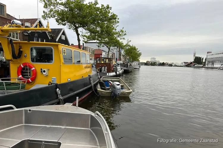 Handhaafactie op de Zaan door gemeente en politie