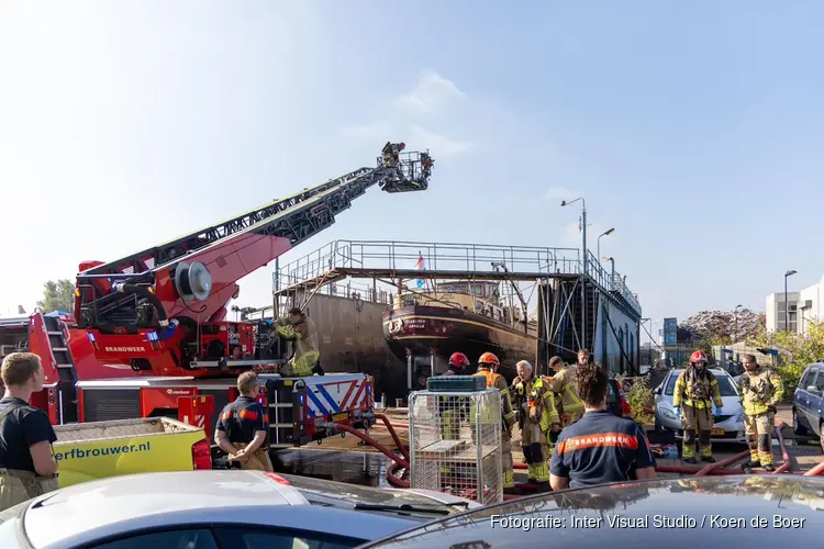 Brand bij scheepswerf in Zaandam