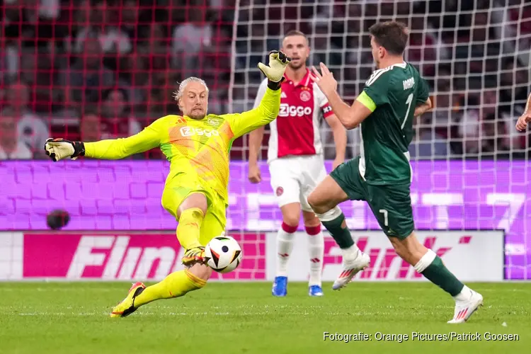 Ajax met de hakken over de sloot na lange strafschoppenserie