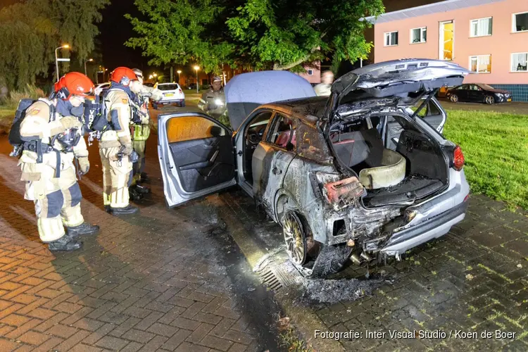 Vermoedelijk brandstichting bij autobrand Krommenie