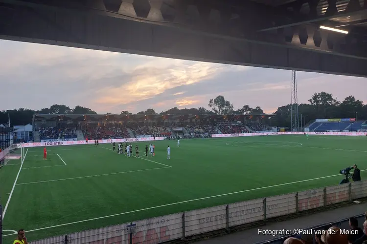 Doelman Kuijsten redt punt voor Jong AZ tegen beter Telstar