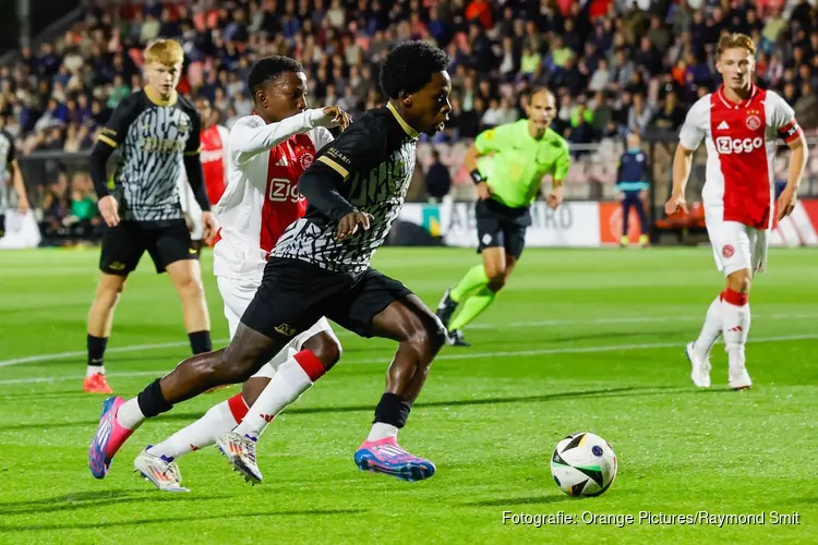 Jong AZ wint beloftenclash van Jong Ajax