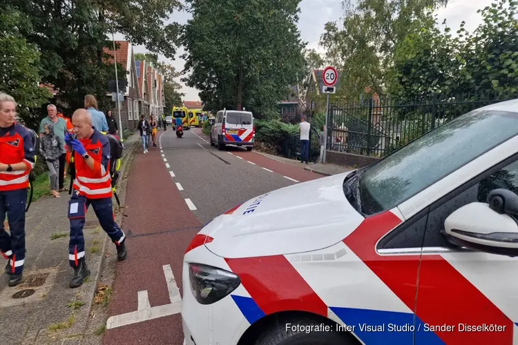 Fietser gewond op Overtoom in Westzaan: weg afgesloten