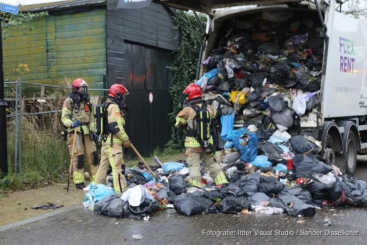 Vuilniswagen bijna in brand in Wormerveer