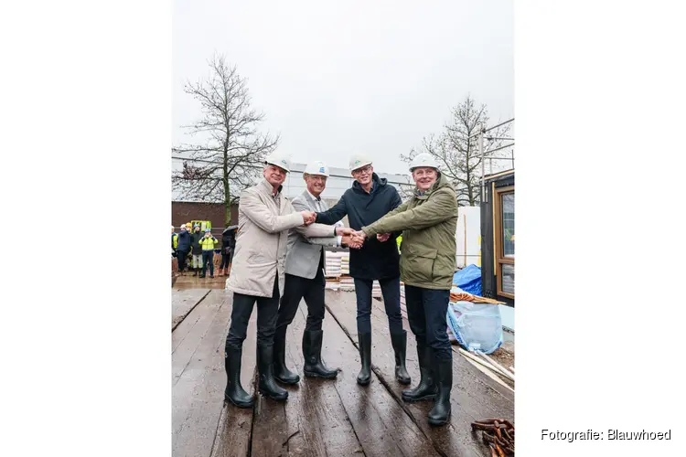 Bouw van 158 woningen in Zaandam feestelijk gestart