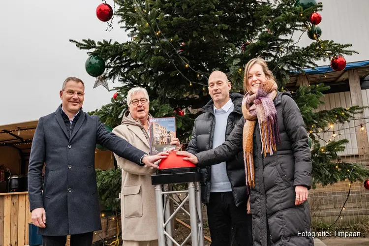 Gemeente Zaanstad, Timpaan, Ontwikkeladviseur en Thunnissen vierden op 12 december 2024 de start verkoop van 16 eengezinswoningen en 37 appartementen.