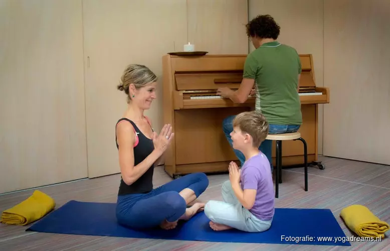 Ouder & kind yoga met live pianomuziek