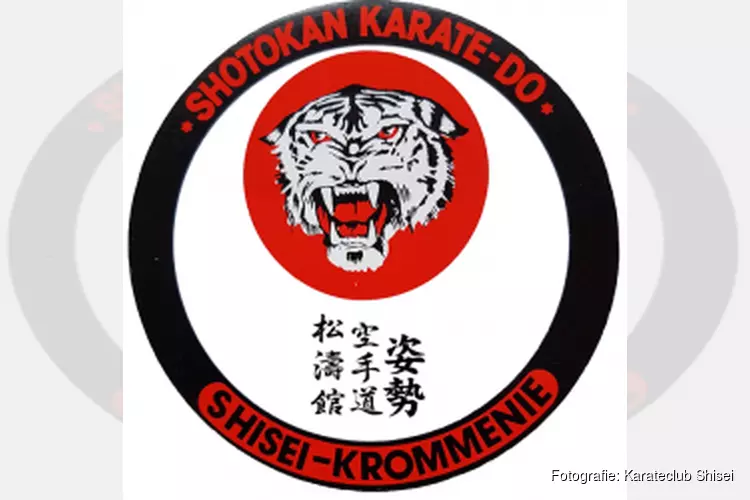 Geslaagde karate Demonstratie tijdens opening Crommenije