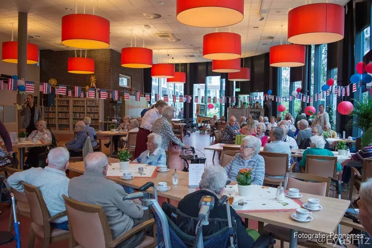 Studenten Regio College zetten ouderen in het zonnetje