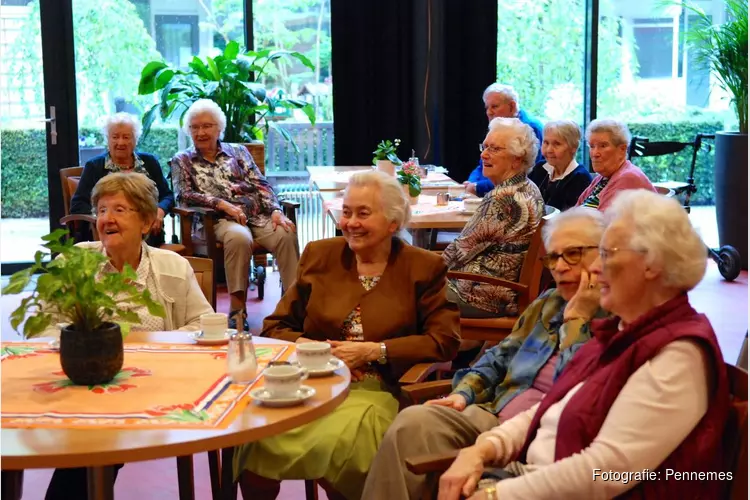 Sint Maarten een feest voor Jong en Oud bij zorginstelling Pennemes